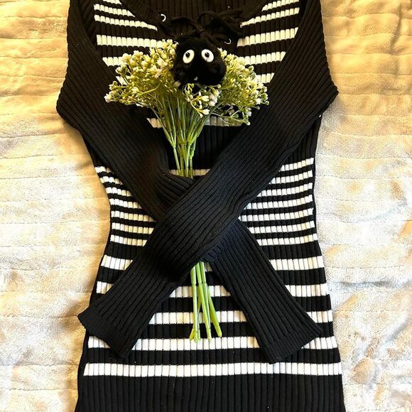 New Look Tops - Black and White Striped Long-Sleeve Top